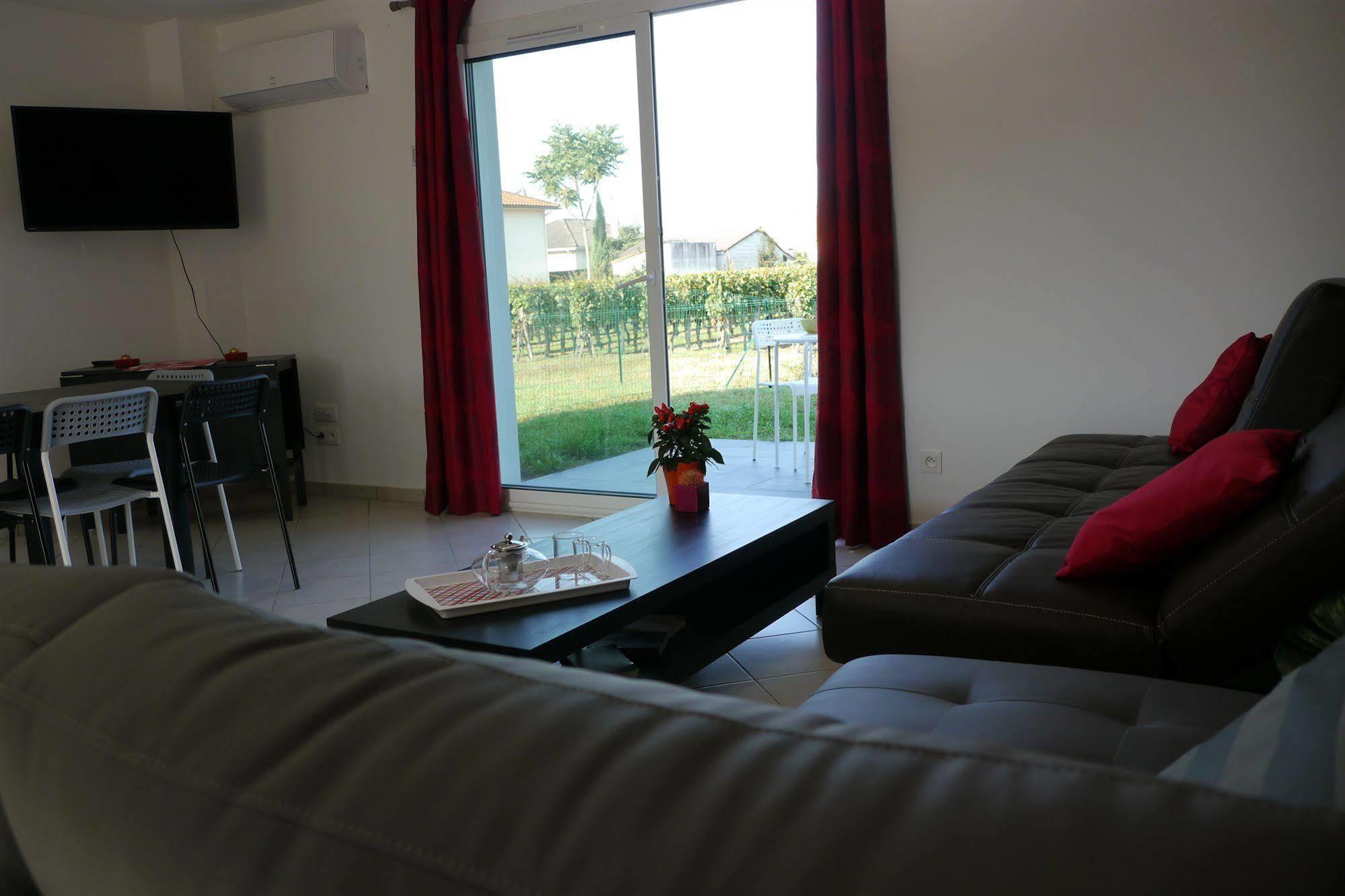 La Residence Les Grands Vignobles Либорн Екстериор снимка